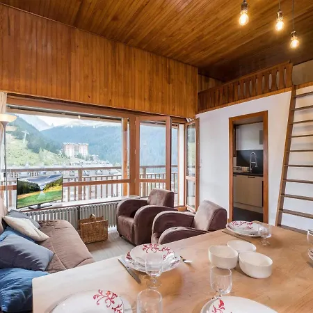 Lumineux Avec Mezzanine, Terrasse Ensoleillee Et Acces Pistes Au Centre De - Fr-1-563-77 * Courchevel