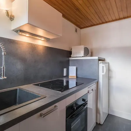 Lumineux Avec Mezzanine, Terrasse Ensoleillee Et Acces Pistes Au Centre De - Fr-1-563-77 Apartment Courchevel